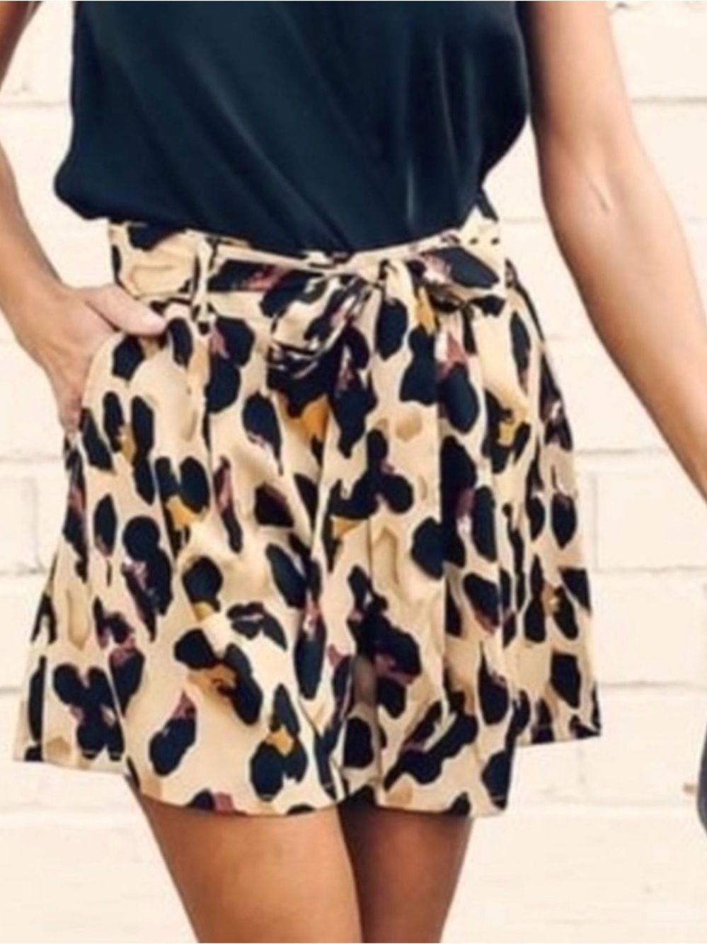 NWT Jealous Tomato LAYNE Leopard Print Shorts Size Small